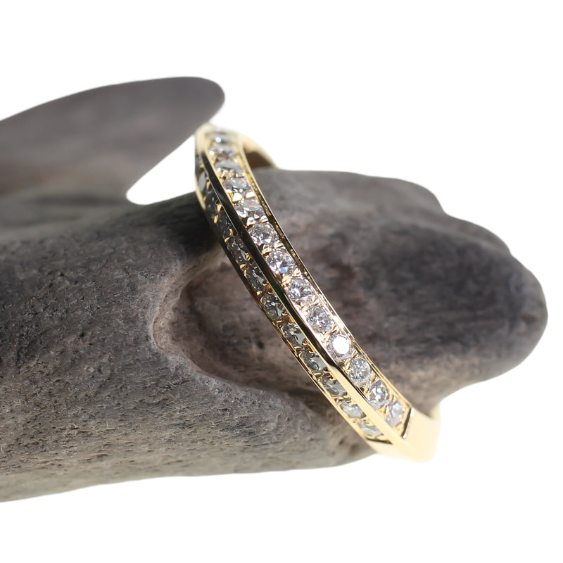 Knife edge diamond ring