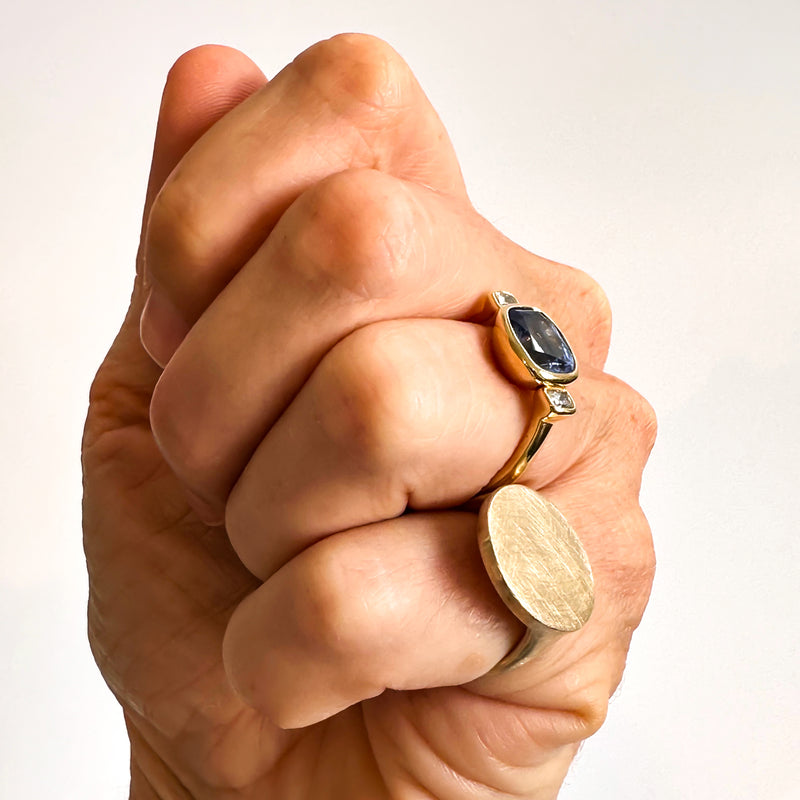 Round faced rustic unisex signet ring in 9kt yellow gold