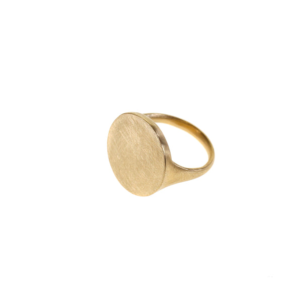 Round faced rustic unisex signet ring in 9kt yellow gold