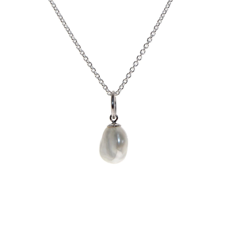 Grey keshi pendant in silver